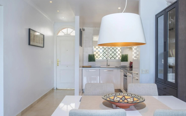 2 bedroom apartment next to porto