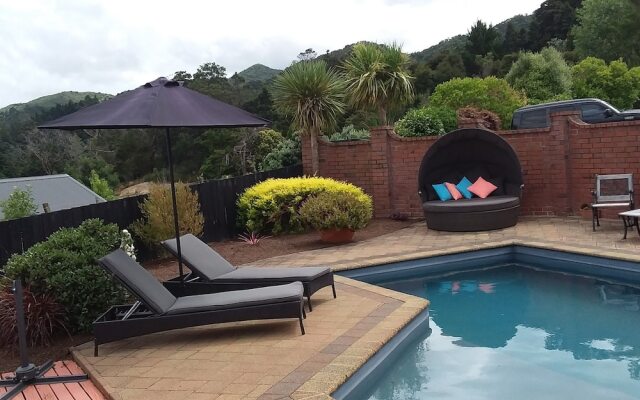 Chartre' Manor Bed & Breakfast