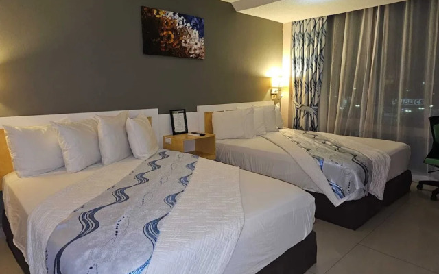 Golden Tree Hotel