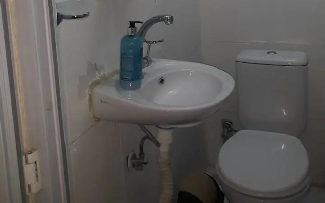 Taksim Nefti Residence