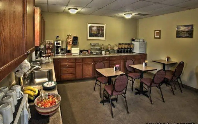 Boulder Twin Lakes Inn