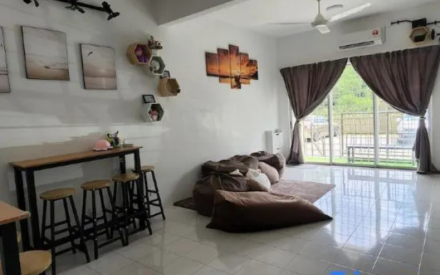 The Homestay 105 (Netflix & Xbox)- Jeti Skymirror