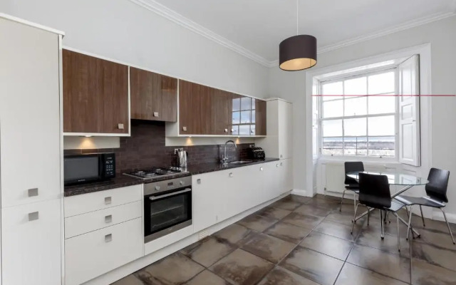 Destination Edinburgh Apartment York Place