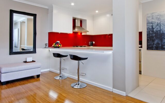 Ample Space In This 1 Bed Apt Also With Pool/Gym