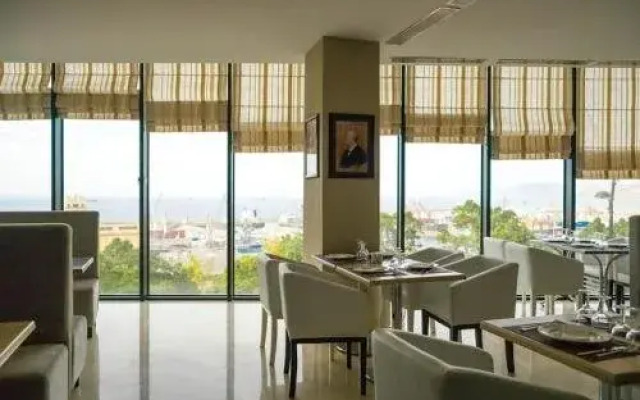 Golden Tulip Adef Oran