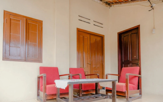 Panderman Residence by OYO Rooms