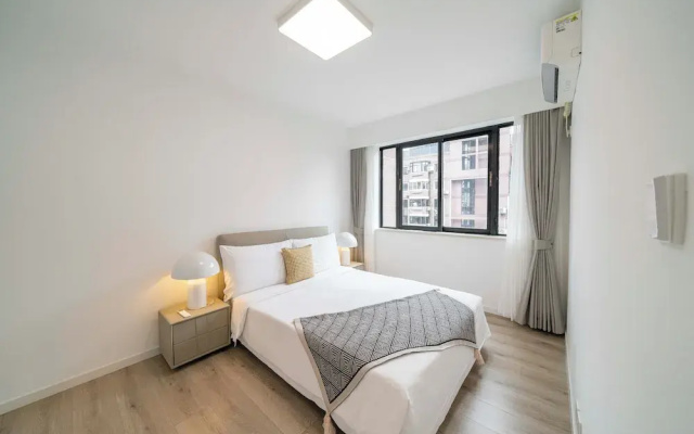 Tyms  2BR APT Hongqiao Paris Classic