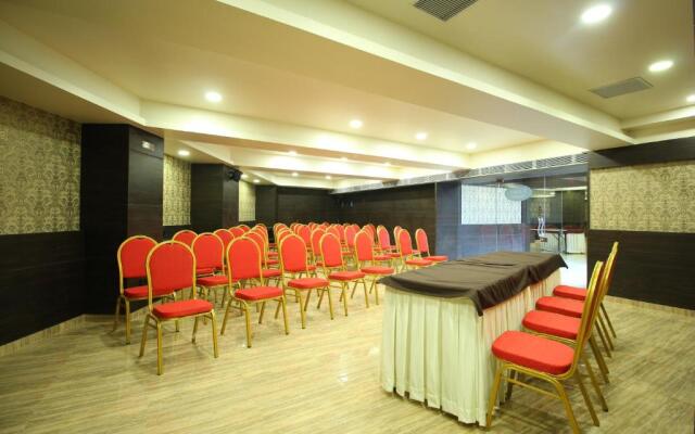 Central Beacon Hotel Surat