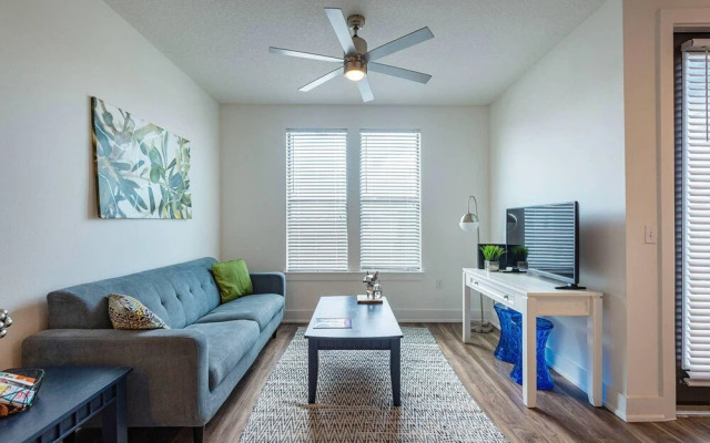 FRONTDESK NoHo Flats at North Hyde Park Apts Tampa