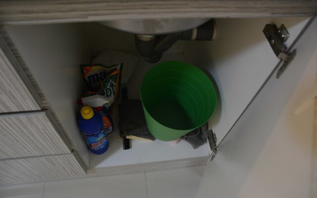 Pool View 2BR with Sofa Bed Bassura City Apartment