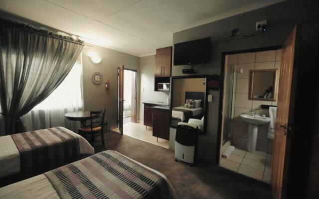 Ledumo Lodge