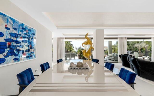 All About Villa Serenity