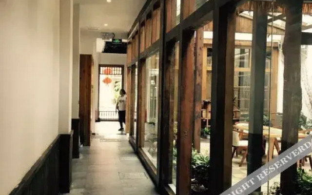 Enshi love Qingjiang hotel(Tujia daughter City store)