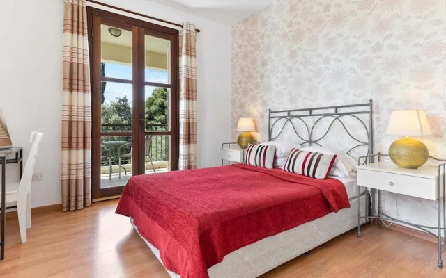3 bedroom Villa Tala with private pool and sunset views, Aphrodite Hills Resort