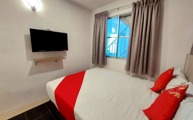 Oyo 44108 Good 2 Stay Hotel