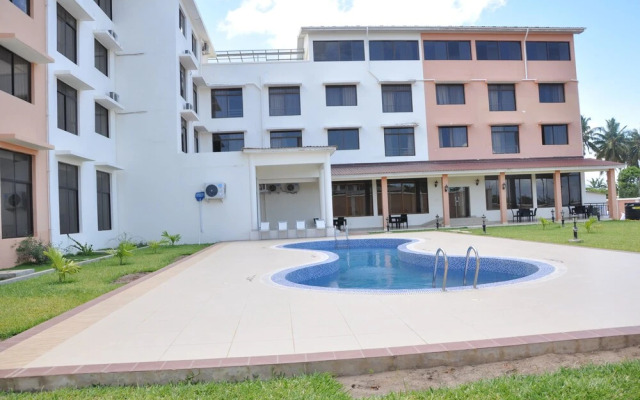 Luwa Evergreen Hotel