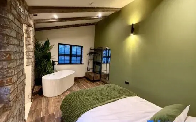 Unique Japandi Loft in Jewellery Quarter Bham