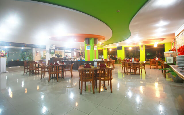 Grand Santhi Hotel