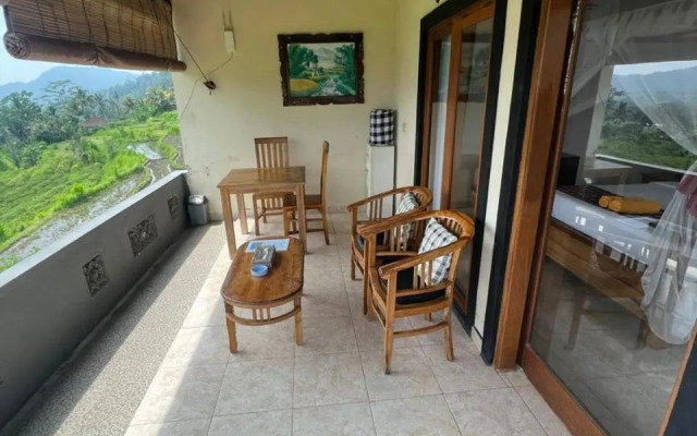Bukit Luah Sidemen Guesthouse