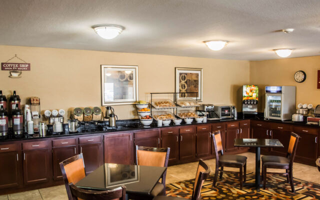 Comfort Inn & Suites Cincinnati Eastgate