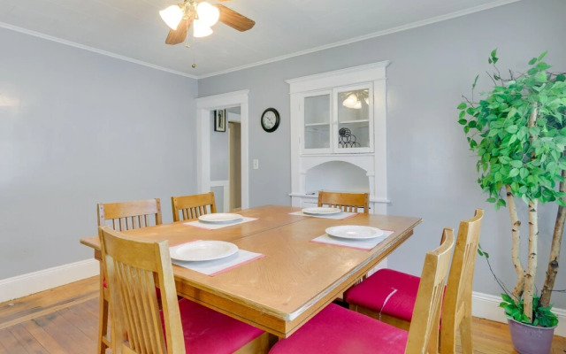 Convenient Springfield Apartment 3 Mi to Downtown!