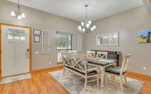 Near Dtwn Eureka Springs: Holiday Island Home!