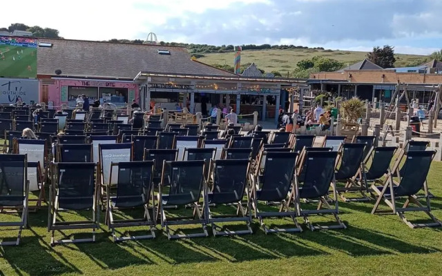 Comfortable Family Caravan in Weymouth
