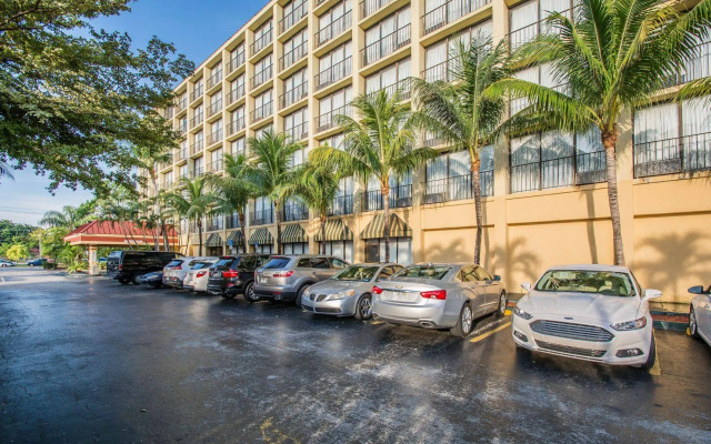 North Miami Beach Gardens Inn & Suites