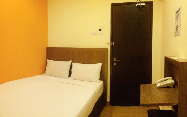 Super OYO 596 The Vintage Hotel