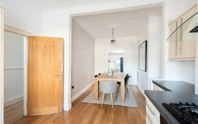 The Kings Row- Quiet 3BD Near Kings Cross