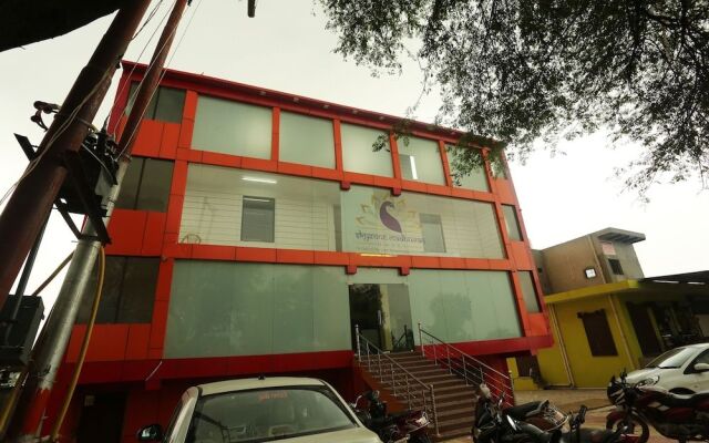 OYO 19556 Hotel Puri Inn
