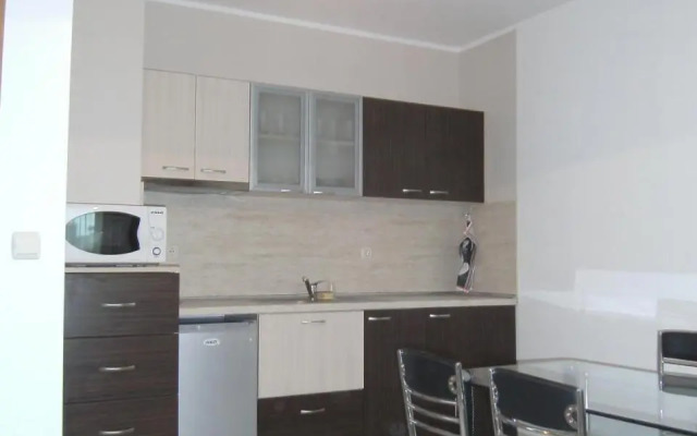Nicol Apartment in Hermes Complex