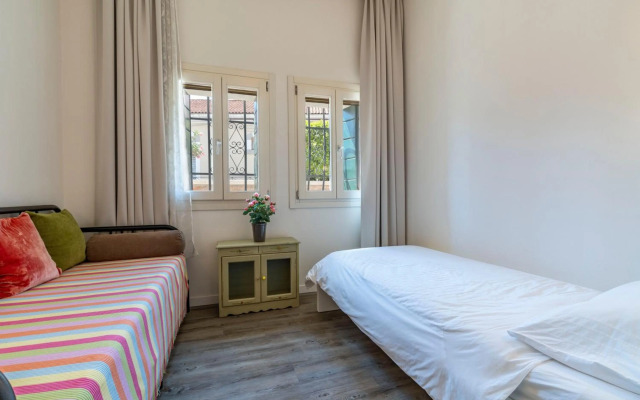 Snug Apartment With Private Courtyard M0270422677