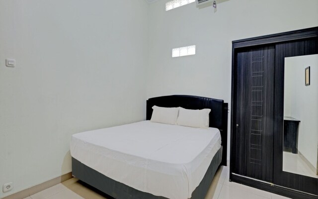 OYO Life 92935 Ayu Kost Eksklusif