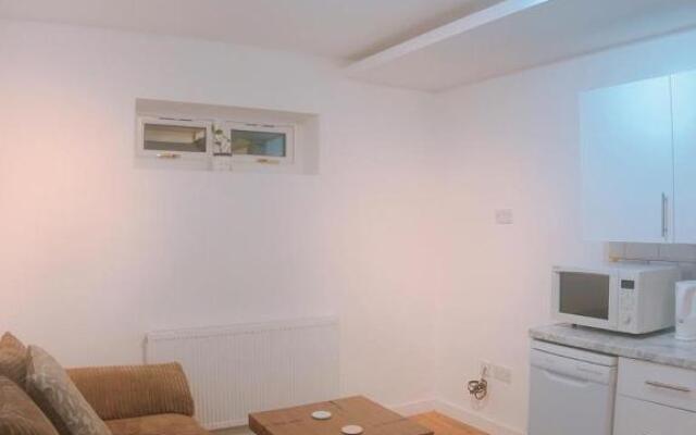 Comfortable double bedroom lovely bungalow