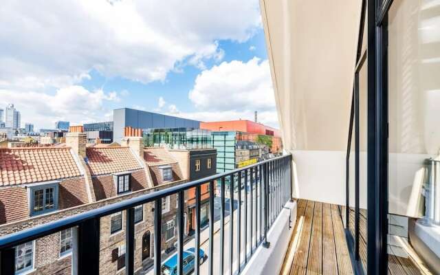 Stylish 2BR Whitechapel Flat with City Views