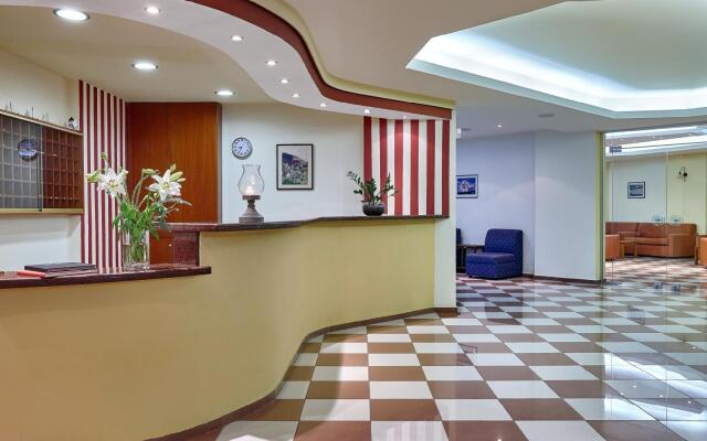 Noble Hotel Suites - Adults Only