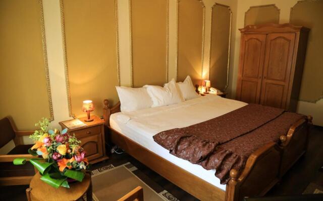 Hotel KRETA