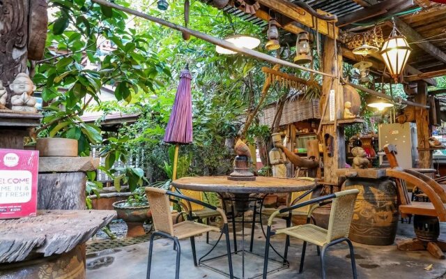 Nida Rooms Tewarit 6 Silver Bridge at Homkai Hotel