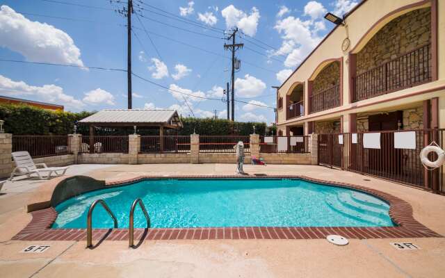 Americas Best Value Inn Buda Austin S