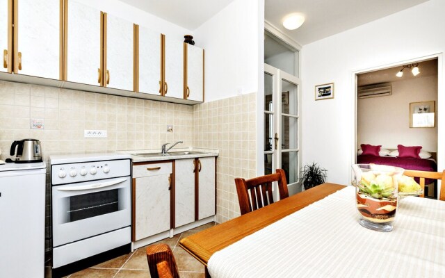 Centraly Located Charming Apartment