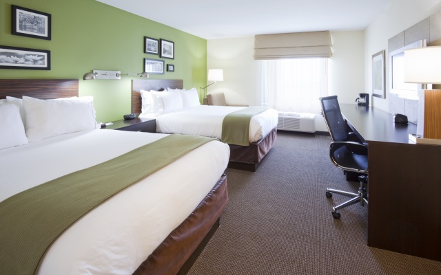 Holiday Inn Express Suite