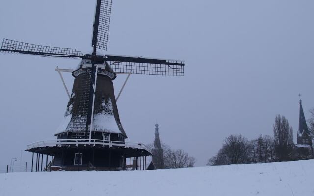 Chic Stay by the Water