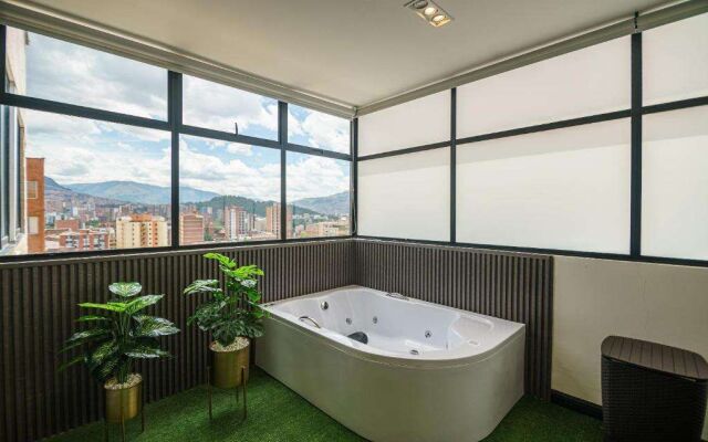 First Class Hotel