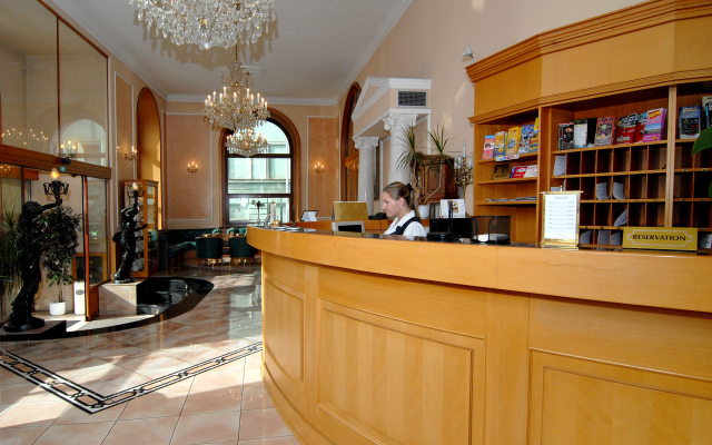 Opera Hotel