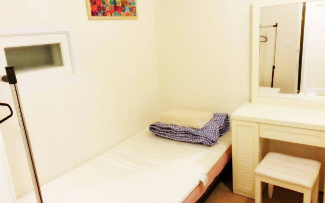 Crossroad Backpackers