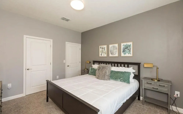 8924 SD - Luxury 4BR Townhome: Private Pool