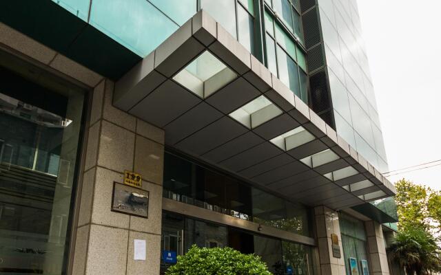World Union Service Apartment