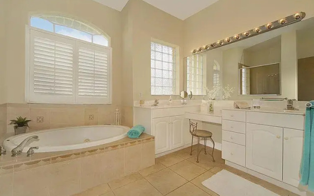 Villa Bayshore