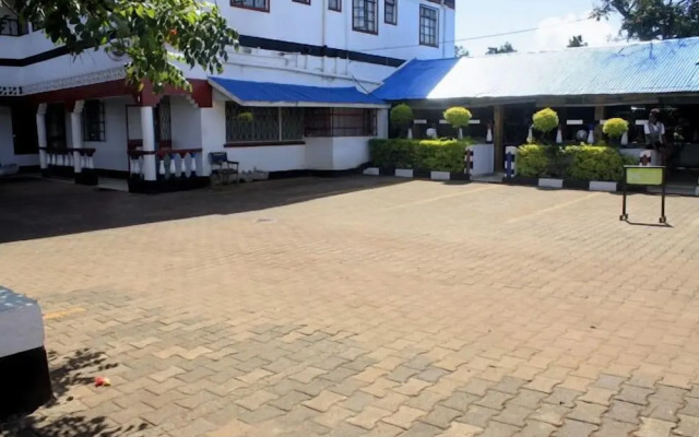 Siaya White Hotel